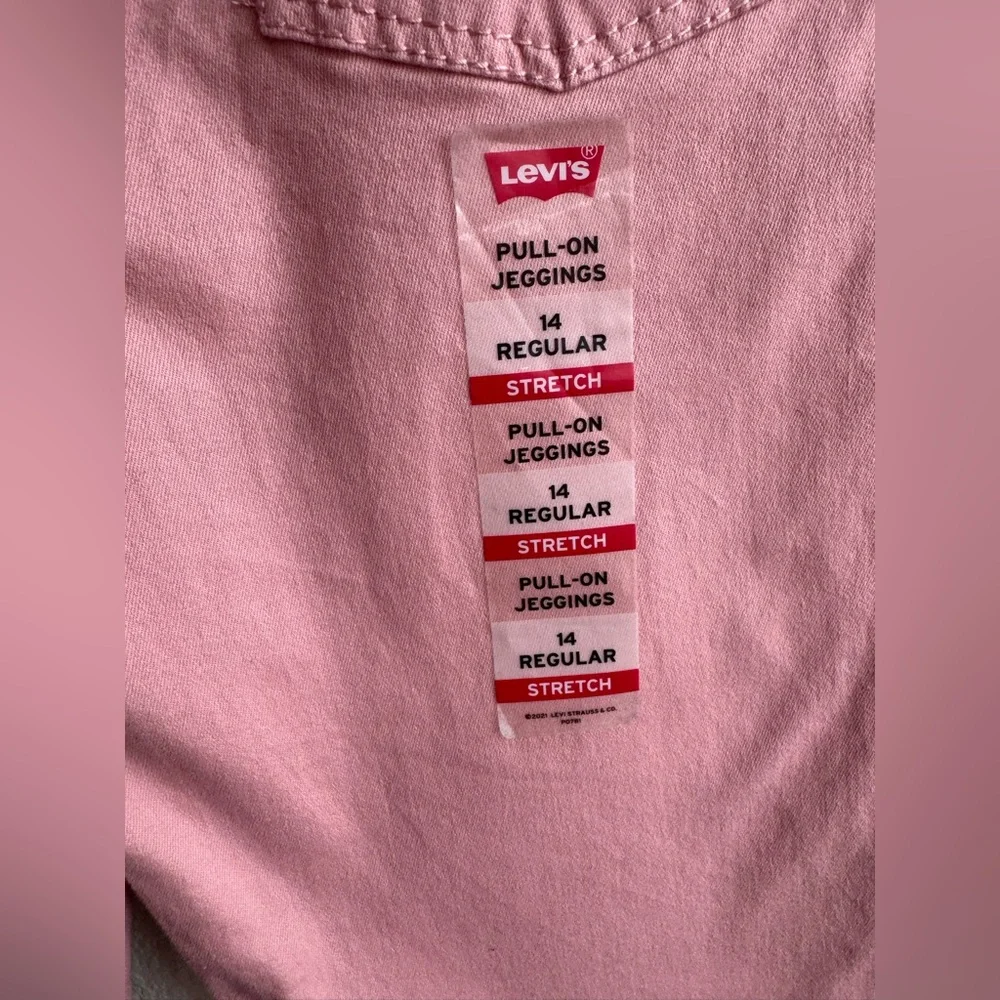 NWT LEVI’S PULL ON JEGGING